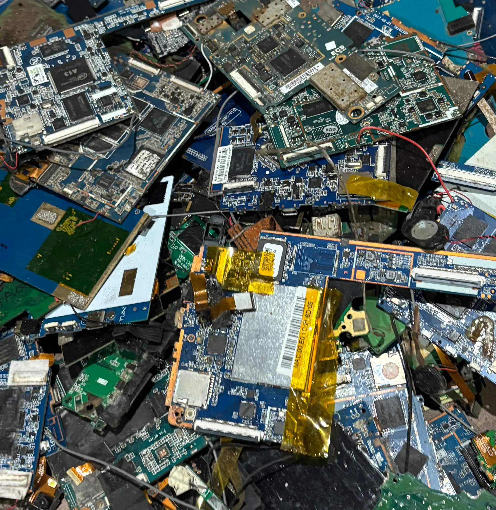 Tarjetas de circuito impreso PCB y residuos electrónicos e-waste