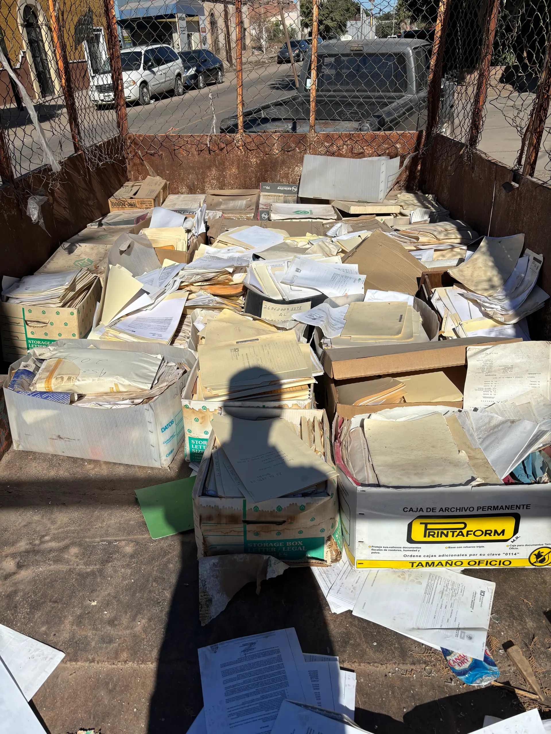 Recepción y manejo de archivo documental y cajas de archivo muerto